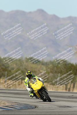 media/Dec-01-2025-Moto Forza (Mon) [[2daa91e15f]]/2-Intermediate Group/Session 3 (Turn 3)/